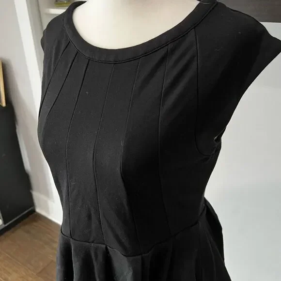 Forever 21 Peplum Top - Picture 6 of 8